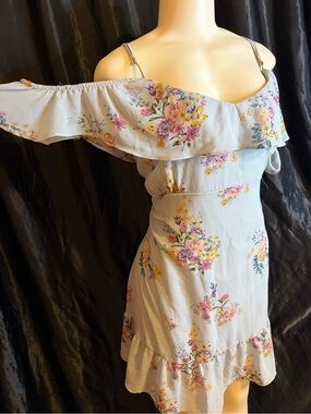 Off-Shoulder Floral Summer Dress in Light Blue